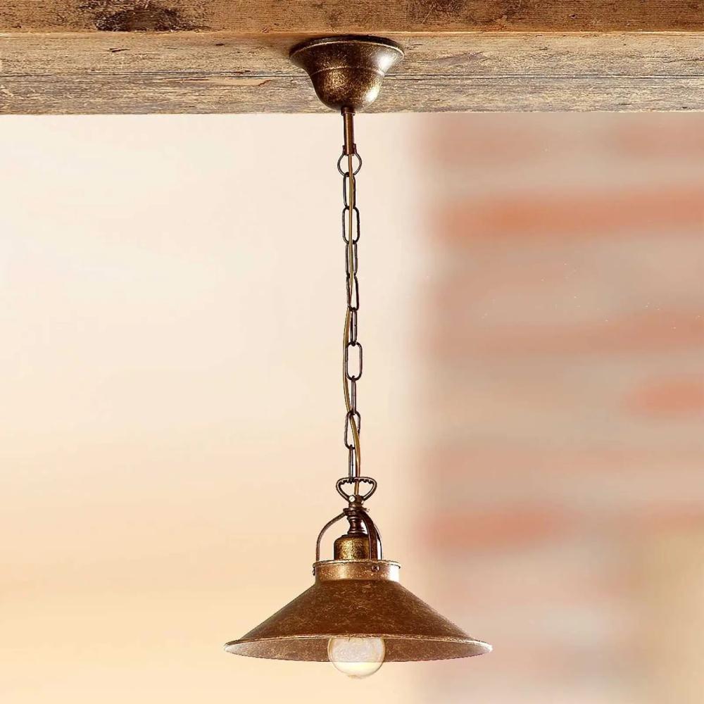mosadz zaves vintage klasicky starobyly antik mediteransky lampa osvetlenie jedalen kuchyna obyvacka lampy rustikalny sedliacky dom balaton rekreacny dom renovacia lampovy korpus lameridiana retazova.jpg